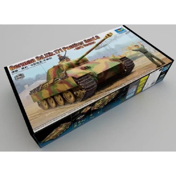 German Sd.Kfz.171 Panther Ausf.G tankmodell - Tidig version - TRUMPETARE - 1/16:e - Detaljerad inredning