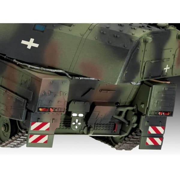 Tankmodell: Armored Howitzer 2000 - REVELL - 130 stycken - Vit - Vuxen - Blandat