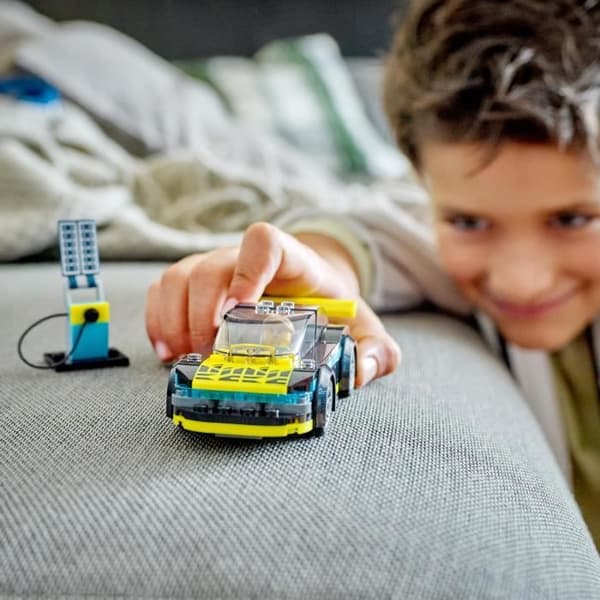 LEGO® City 60383 elektrisk sportbil, leksak för 5-åringar, racerbilsset