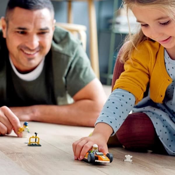 LEGO® 60322 City Great Vehicles Racebilen, kreativa leksaker i Formel 1-stil för barn +4 år, med minifigurer