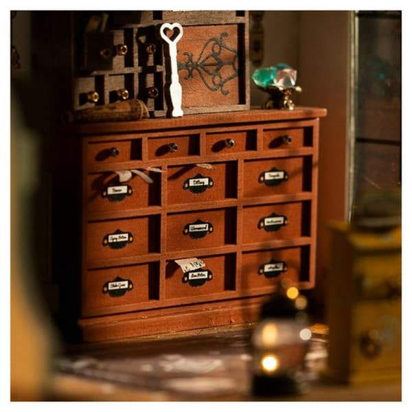 Miniatyrhus DIY - Rolife - Kikis Magiska Emporium - 8 år och äldre - Trämaterial - Blandat