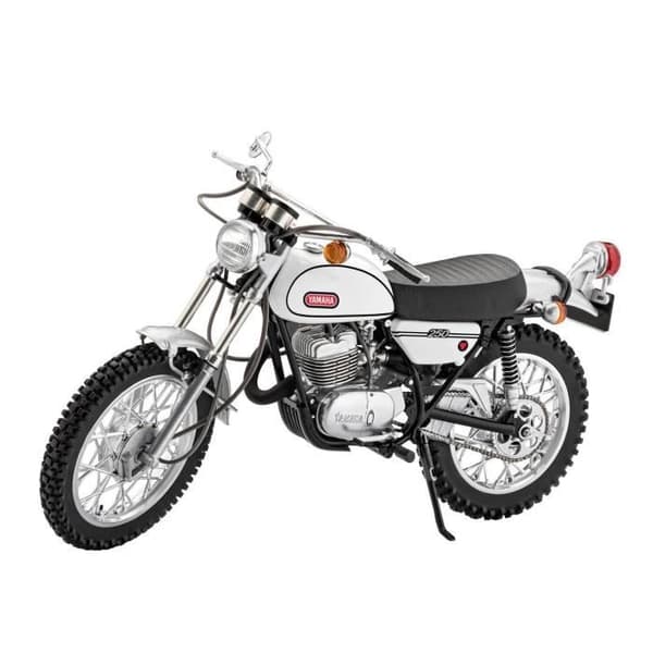 Motorcykelmodell - REVELL - Yamaha 250 DT-1 - Plast - 61 stycken - Vuxen