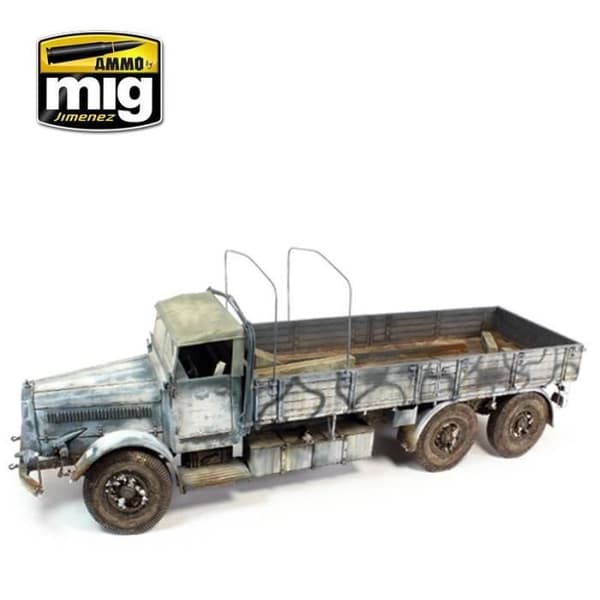 Char Promo Model - AMMO by mig Jimenez - Super Pack White Winter Camouflage - Ref: 13505
