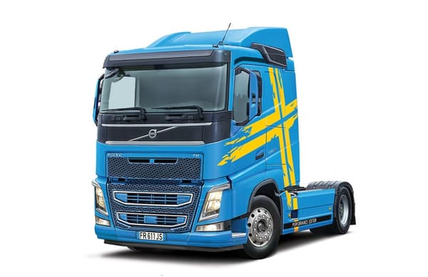 ITALERI 1:24 Volvo FH lavt tag