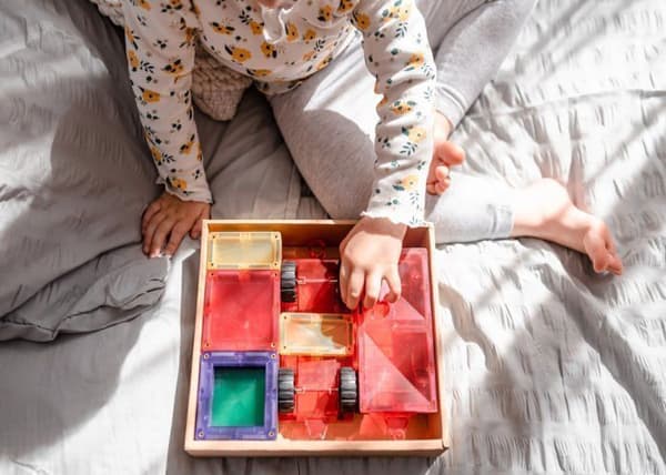 CONNETIX Konstruktions Magnetiska Plattor Regnbåge Rörlighets Paket, 24 Delar