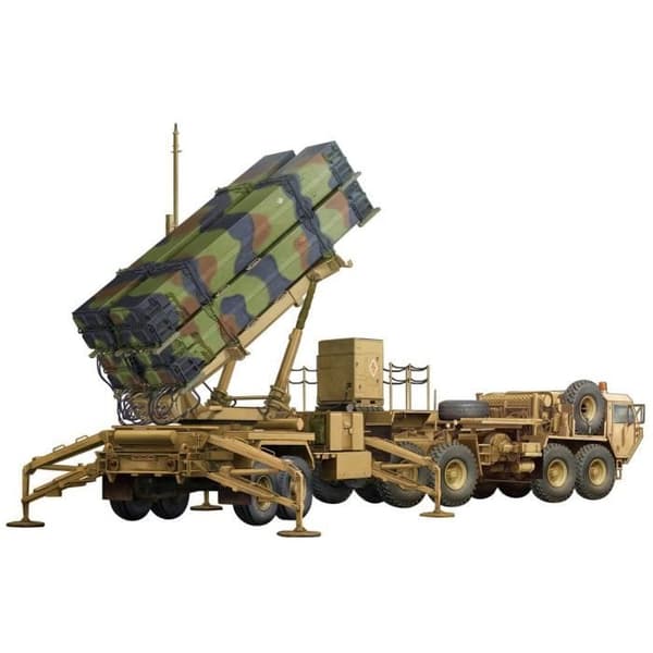 Trumpeter Model Kit M983 hemtt och M901 Launching Station omim 104 F Patriot Sam System (PAC om 3) - 01037