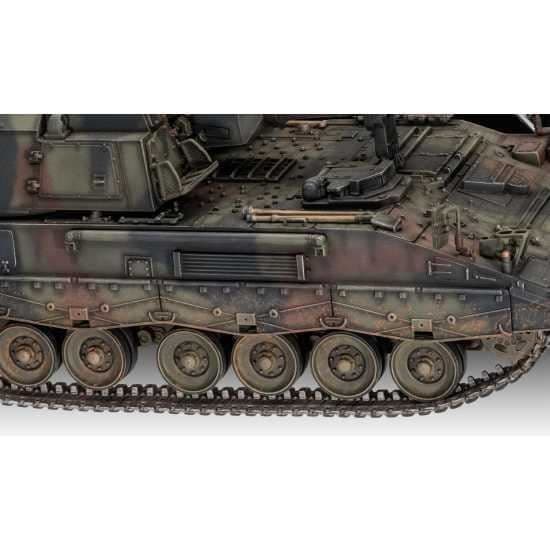 Militär modell pansarhaubits 2000 - REVELL - Skala 1/35 - Ålder (från) 12 år - Blandat kön