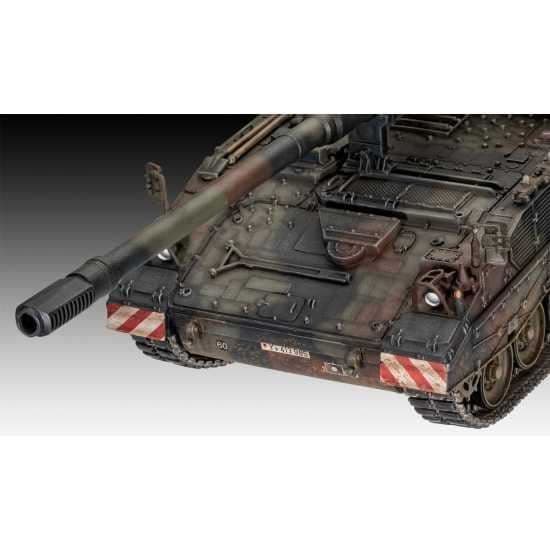 Militär modell pansarhaubits 2000 - REVELL - Skala 1/35 - Ålder (från) 12 år - Blandat kön