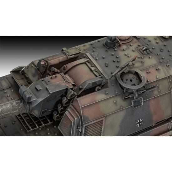 Militär modell pansarhaubits 2000 - REVELL - Skala 1/35 - Ålder (från) 12 år - Blandat kön