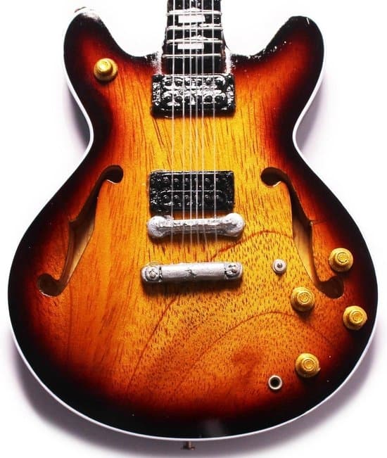 Mini guitar: Robben Ford - Gibson 1968 ES-335