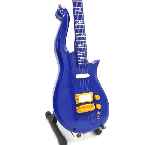 Mini guitar: Prince