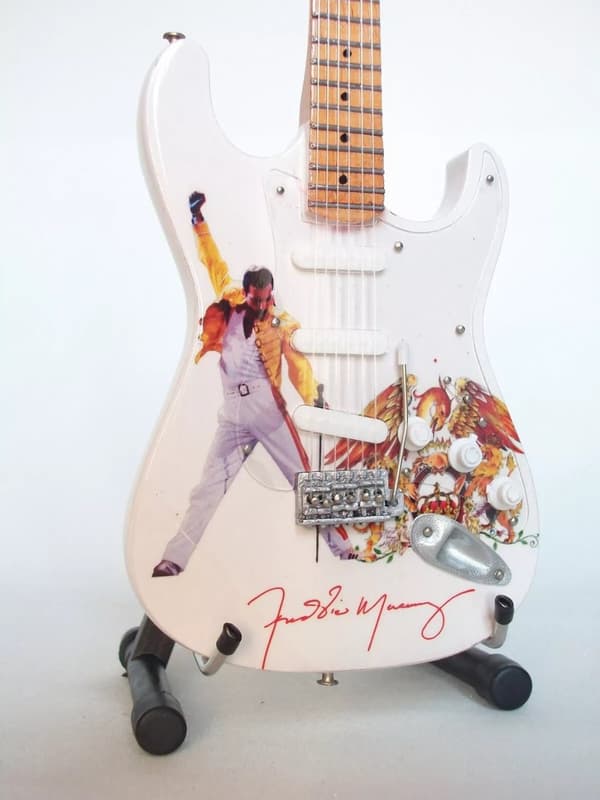 Mini guitar: Queen - Tribute - Freddie Mercury
