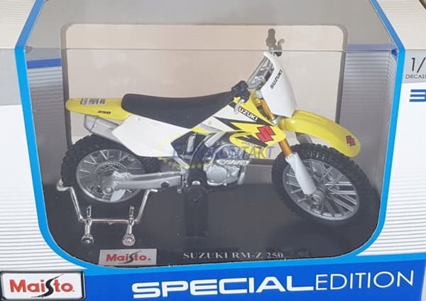 Suzuki RM-Z 250 med stativ 1:18 Maisto 77489