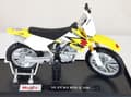 Miniatyrbillede 5 af 11: Suzuki RM-Z 250 med stativ 1:18 Maisto 77489