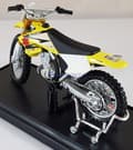 Miniatyrbillede 8 af 11: Suzuki RM-Z 250 med stativ 1:18 Maisto 77489