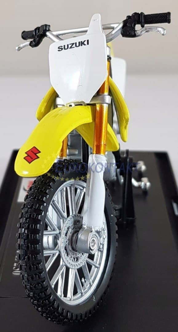 Suzuki RM-Z 250 med stativ 1:18 Maisto 77489