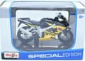 Miniatyrbild 3 av 11: SUZUKI GSX R600 på stativ modell 1:18 Maisto
