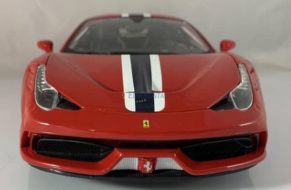 FERRARI 458 Speciale stor modell 1:18 Bburago 16002