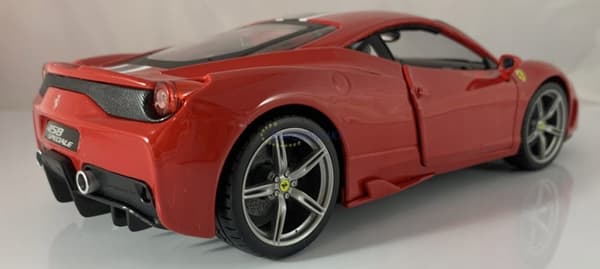 FERRARI 458 Speciale stor model 1:18 Bburago 16002