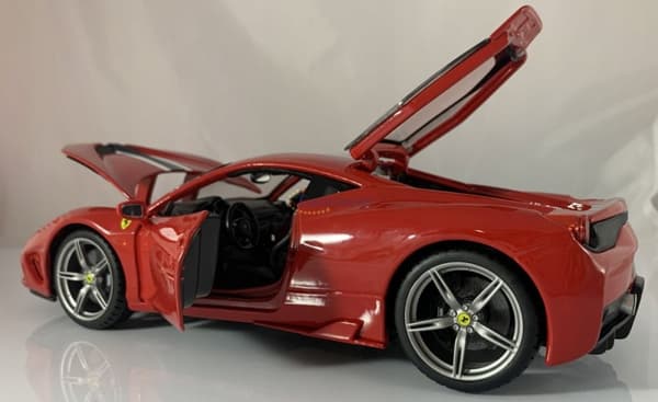 FERRARI 458 Speciale stor model 1:18 Bburago 16002