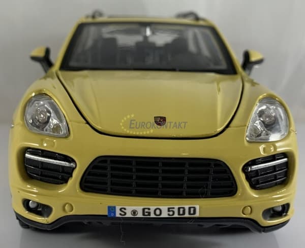 Porsche Cayenne Turbo gul 1:24 Bburago 21056