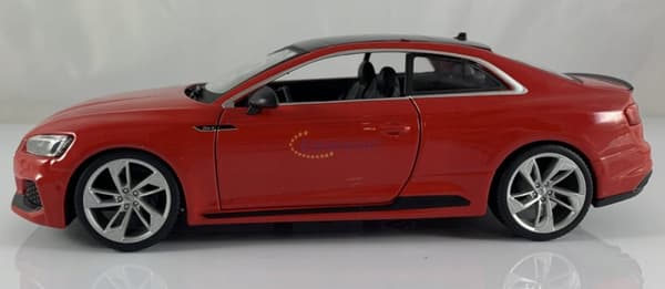 Audi RS 5 coupé rød 1:24 model Bburago 21090