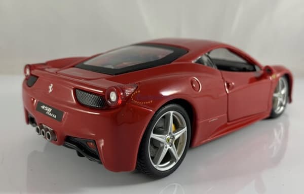 FERRARI 458 Italia rød model Bburago 26003