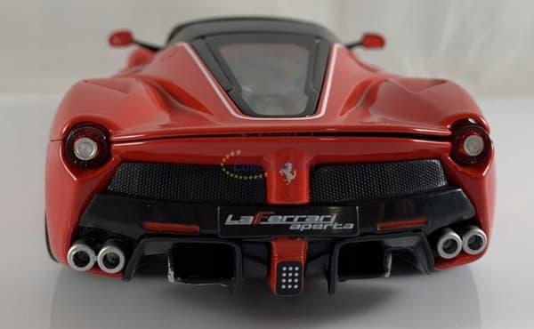 FERRARI LaFerrari Aperta röd modell Bburago 26022