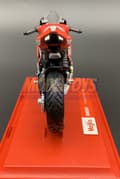 Miniatyrbild 9 av 11: DUCATI Panigale V4 S Corse stativ 1:18 Maisto