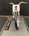 Pikkukuva 7 / 11: HARLEY DAVIDSON XR750 1972 kilpapyörä 1:18 Maisto