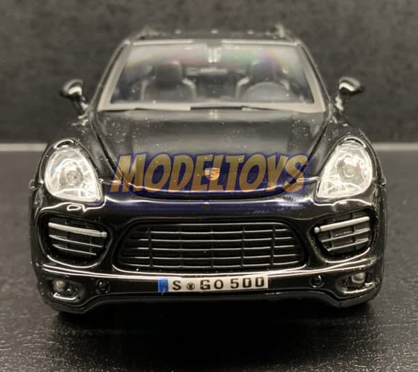 Porsche Cayenne Turbo svart 1:24 Bburago 21056