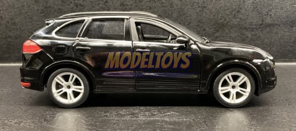 Porsche Cayenne Turbo svart 1:24 Bburago 21056