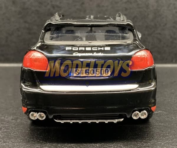 Porsche Cayenne Turbo svart 1:24 Bburago 21056