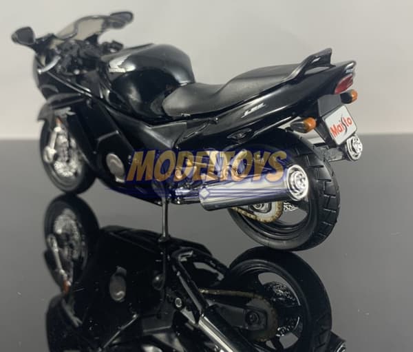 HONDA CBR 1100 XX Blackbird base 1:18 Maisto 77488