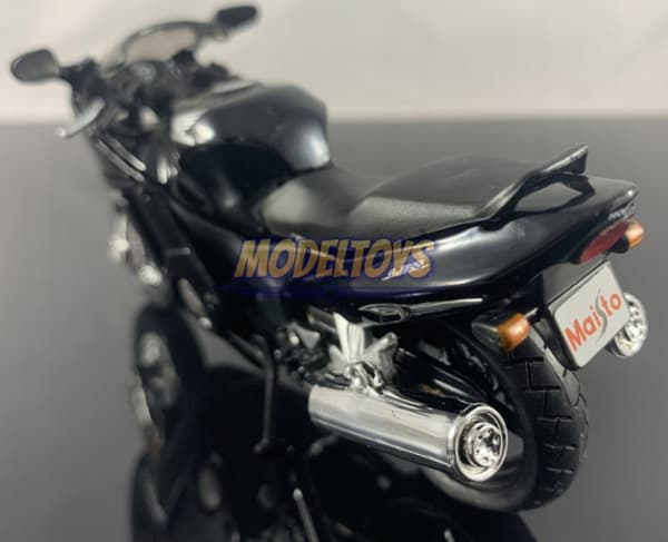 HONDA CBR 1100 XX Blackbird base 1:18 Maisto 77488