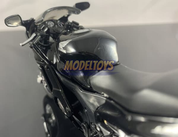 HONDA CBR 1100 XX Blackbird base 1:18 Maisto 77488