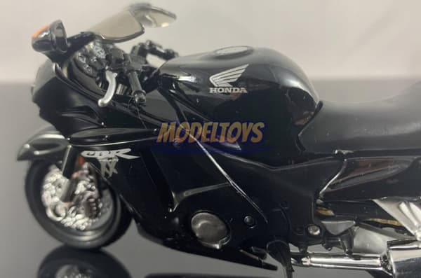 HONDA CBR 1100 XX Blackbird base 1:18 Maisto 77488