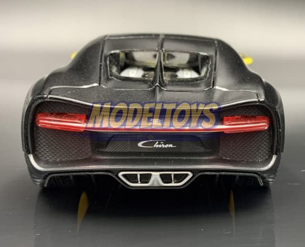 BUGATTI Chiron gul 1:24 modell Maisto 31514
