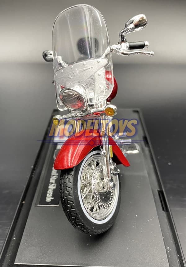 YAMAHA Road Star Silverado med stativ 1:18 Maisto