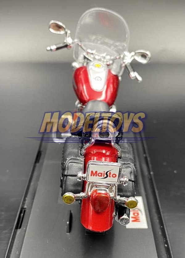 YAMAHA Road Star Silverado med stativ 1:18 Maisto