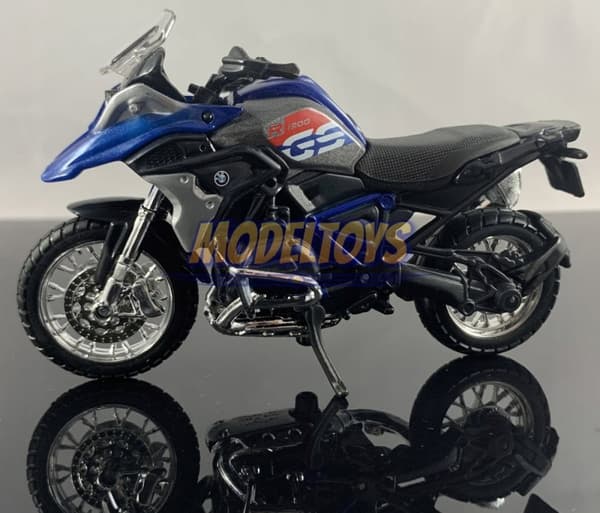 BMW R 1200 GS 2017 på stativ modell 1:18 Maisto
