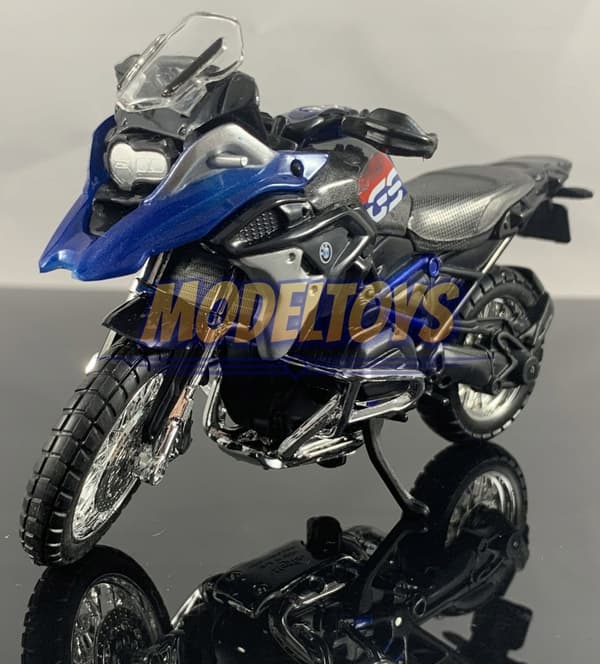 BMW R 1200 GS 2017 på stativ modell 1:18 Maisto