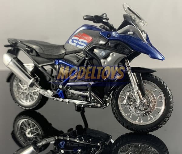 BMW R 1200 GS 2017 på stativ modell 1:18 Maisto