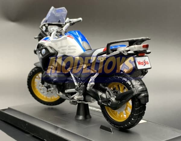 BMW R1250 GS på stativ modell 1:18 Maisto