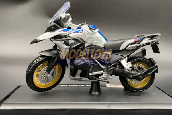 BMW R1250 GS på stativ modell 1:18 Maisto