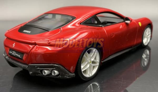 FERRARI Roma röd modell 1:24 Bburago 26029