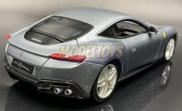 FERRARI Roma silver modell 1:24 Bburago 26029