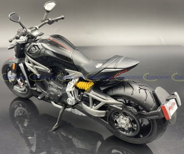 DUCATI X Diavel S motorcykel modell 1:12 Maisto 77830