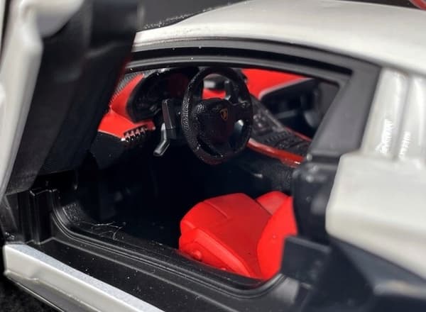 Lamborghini Countach LPI 800-4 1:24 Bburago 21102