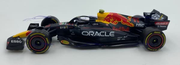 RB18 F1 Red Bull 2022 Sergio Perez BBurago 1:43